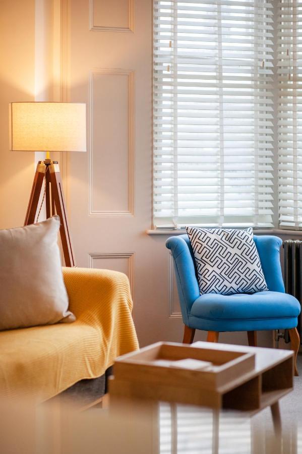 Beautiful, Central, 3 Min Walk From Beach, 2 King Doubles Brighton Bagian luar foto