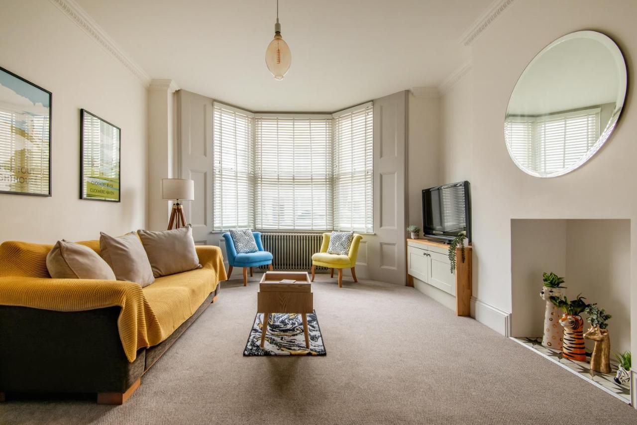 Beautiful, Central, 3 Min Walk From Beach, 2 King Doubles Brighton Bagian luar foto